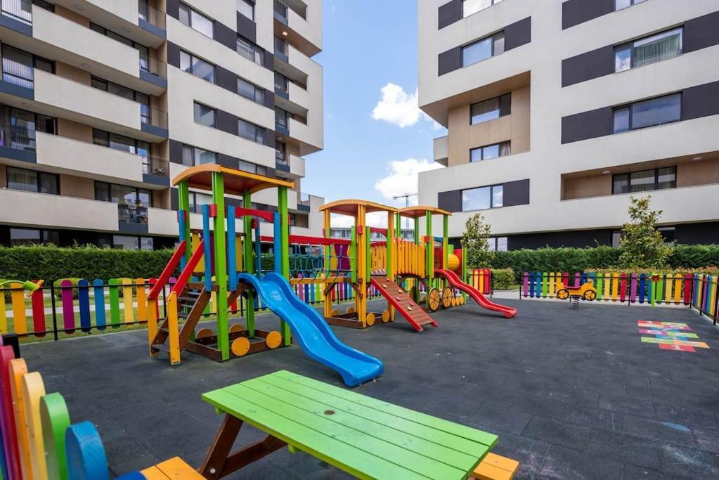 Labyrinth Apartment - Free Parking Space Included Варна Екстер'єр фото