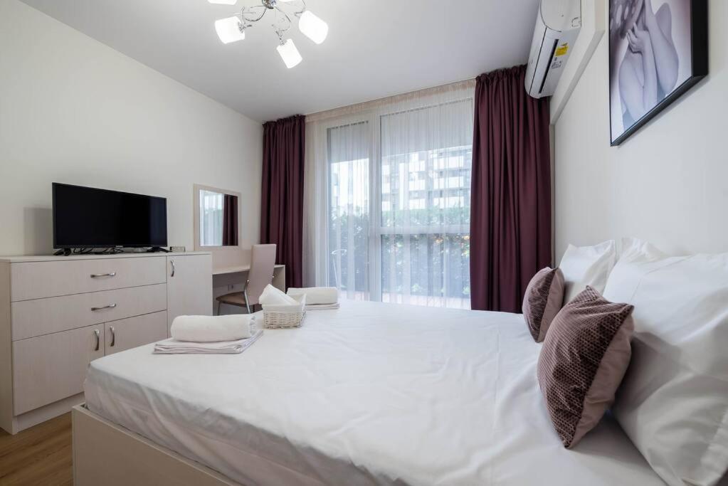 Labyrinth Apartment - Free Parking Space Included Варна Екстер'єр фото