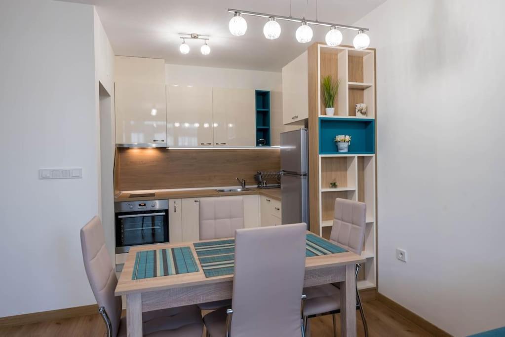 Labyrinth Apartment - Free Parking Space Included Варна Екстер'єр фото