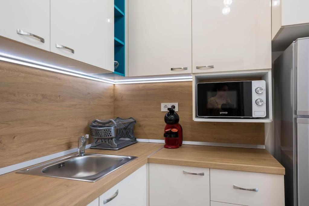 Labyrinth Apartment - Free Parking Space Included Варна Екстер'єр фото